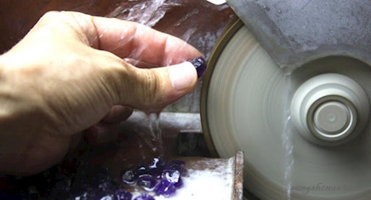 خبرنگاران ایجاد کارگاه آموزشی تراش سنگ های قیمتی در بیله خبرنگاران ایجاد کارگاه آموزشی تراش سنگ های قیمتی در بیله سوار