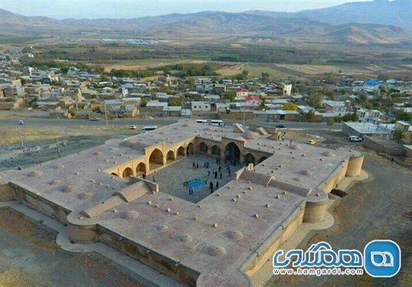 کاروانسرای فرسفج پیوند دهنده تمدن و فرهنگ در مسیر عتبات کاروانسرای فرسفج پیوند دهنده تمدن و فرهنگ در جهت عتبات عالیات است